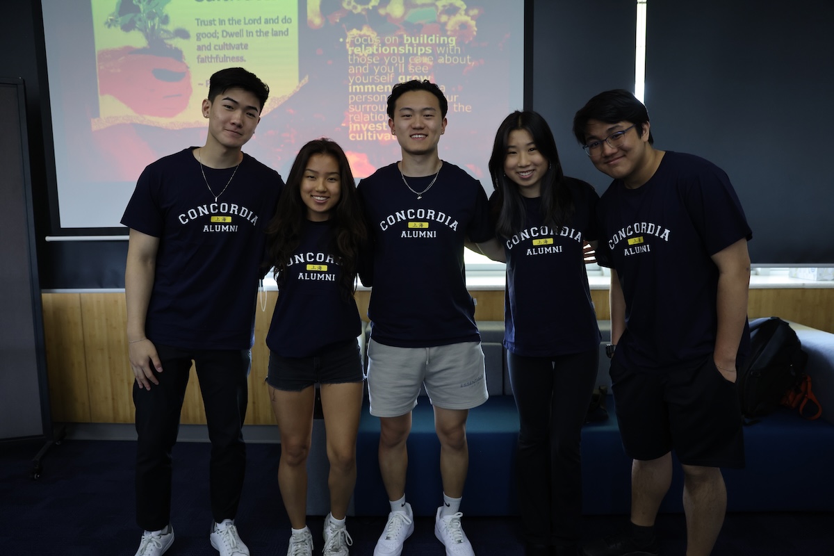 20230523 Alumnipanel with seniors